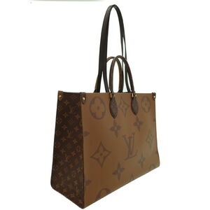 Louis Vuitton Go Monogram On Bag Giant the